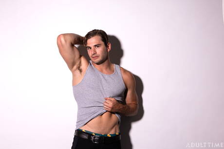 Stud Nathan Bronson rukt af