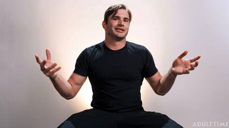 Stud Nathan Bronson rukt af