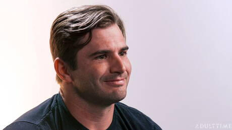 Stud Nathan Bronson rukt af