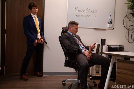 Tough guy Cristiano and american bull Derek Kage make a love