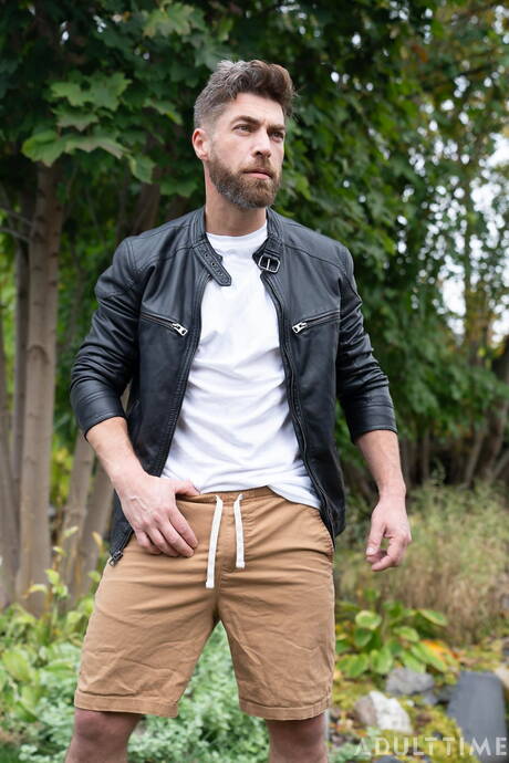 Jerk Buddies: O lindo rapaz Sir Peter e o garoto sensual Só Matt em sexo anal pesado na piscina