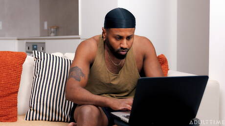 Il toro nero Braxton Cruz e il giovane canadese Ryan Jacobs in un sesso in bianco e nero