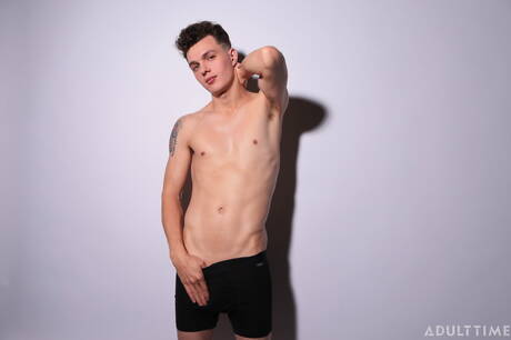 年輕小夥Josh Rivers手淫