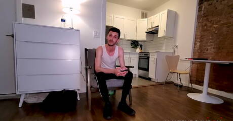 Spierbundel Romeo Davis en sterke man Tanner Thomas in een blowjob-scène