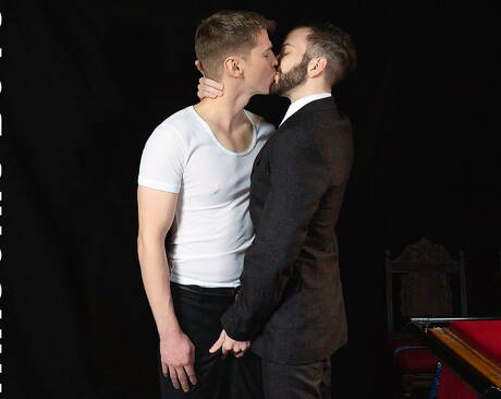 Les Américains chauds, le beau gosse Sage Roux et l