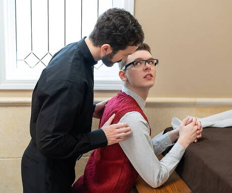 Berühmte Amerikaner, der heiße Twink Ethan Tate und der Otter Tucker Barrett in einer Schwanzlutschszene