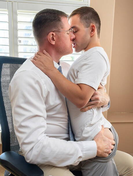 Hot american guys strongman Legrand Wolf and pretty boy Marcus Rivers in hot ass bang