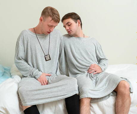 Sexy Amerikaner, der junge Marcus Rivers und der Twink Noah White haben Analsex