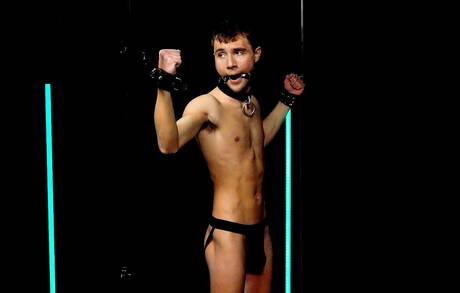 Two american guys pretty boy Benji Dawsten and young boy Ethan Tate hard tied