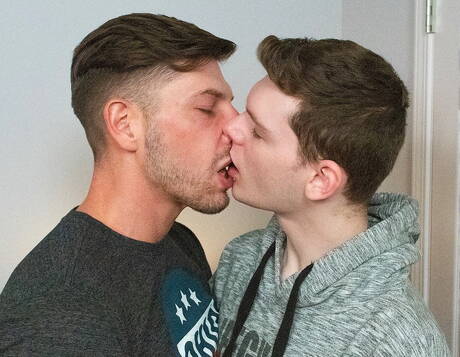 Sexy americans, twink Ethan Tate and tough guy Jordan Starr fuck ass after sucking dick