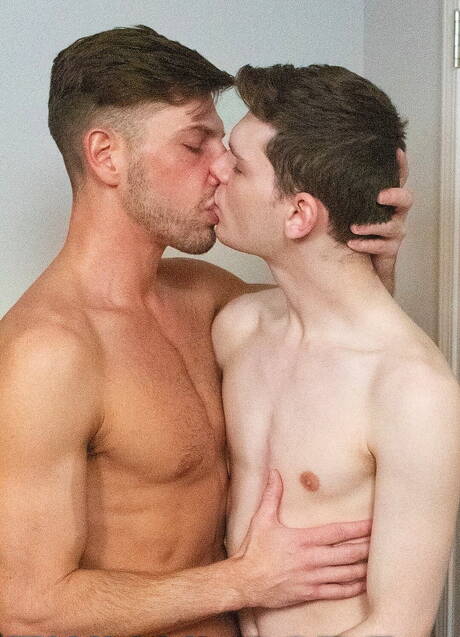 Sexy americans, twink Ethan Tate and tough guy Jordan Starr fuck ass after sucking dick