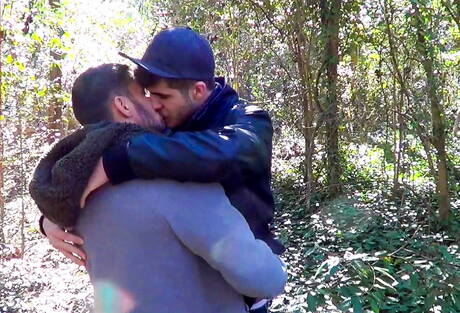 Well-built Brogan Reed and hunk Lance Matthews in hot homosexual scene outside