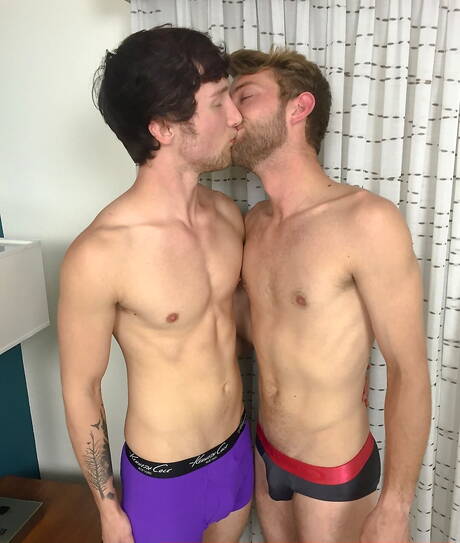 Beefy Logan Everett and strongman Scotty Knox fuck after dick sucking