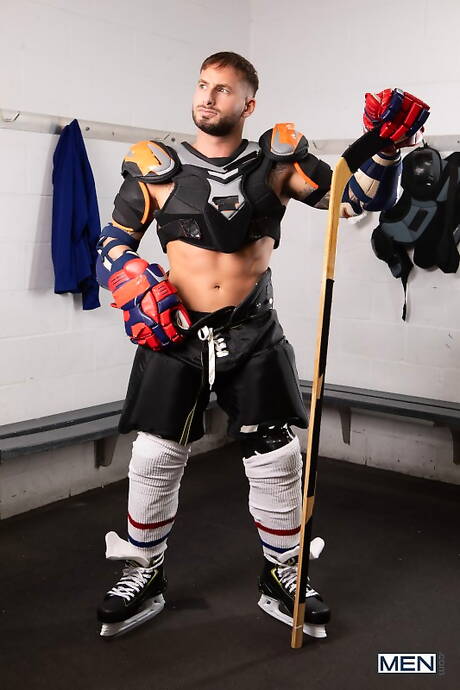 Hot stud Marcus Mcneil and beautiful guy Parker Savage in hot ass fuck action