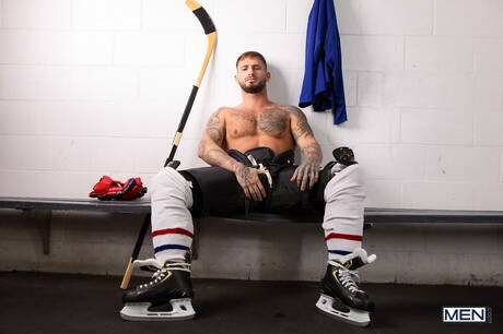 Men: El semental caliente Marcus Mcneil y el guapo Parker Savage en una acción de sexo anal caliente