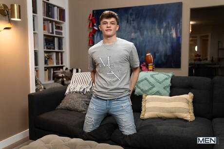 Nice american boys pretty boy Jake Preston and beautiful boy Drake Von fuck after blowjob