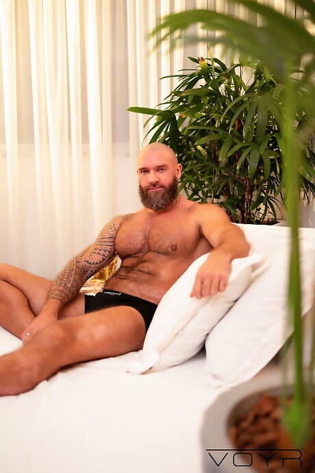 Hunk Joshua Mateo and hunk Serge Bear have a hot sex