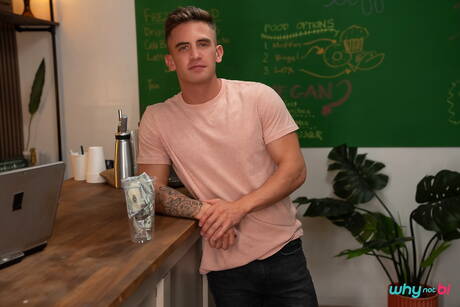 Beautiful trio Drake Von, Trevor Brooks and Lily Lou have a threesome bi pleasure