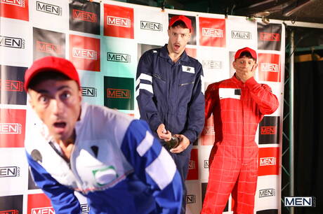 恥知らずな少年ケンゾー・アルバレス、リアム・アリスト、アルノ・アンティーノがバスルームで熱い3Pアナルファックアクションを披露