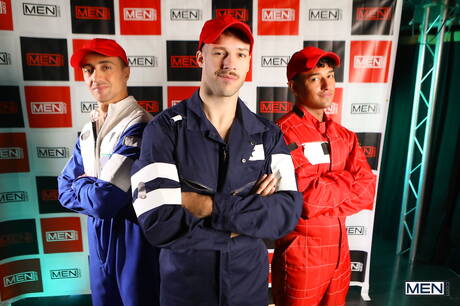 恥知らずな少年ケンゾー・アルバレス、リアム・アリスト、アルノ・アンティーノがバスルームで熱い3Pアナルファックアクションを披露