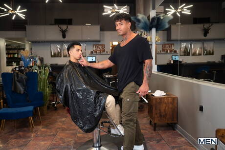 Men: Latynoski kulturysta Kenzo Alvarez i latynoski przystojniak Angel Santana ruchają się w tyłek po obciąganie