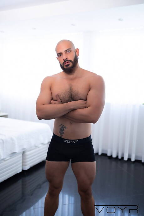 Die schamlosen Kumpels Lucas Ripardo, Pierre Carioca und Antonio Horlando haben draußen einen guten Dreier-Sex