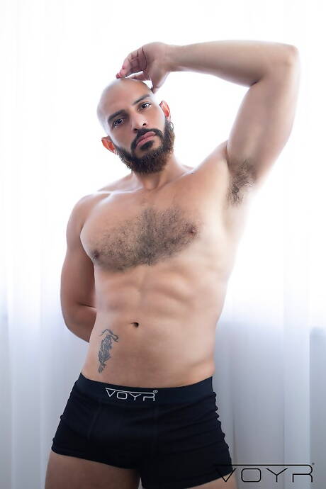 Die schamlosen Kumpels Lucas Ripardo, Pierre Carioca und Antonio Horlando haben draußen einen guten Dreier-Sex