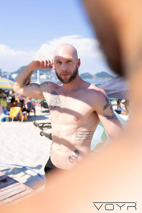 Sensuele jongen Markin Wolf en sexy jongen Guillaume Wayne in een hete kontneuk buiten