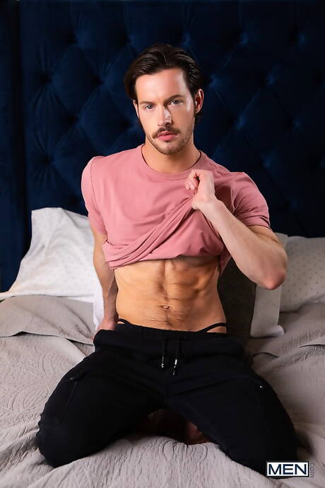 Gorgeous guy Filou Fitt and gorgeous guy Theo Dore drilling an ass