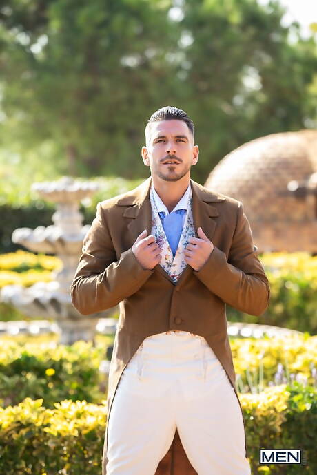 British superstud Paddy Obrian and latin stud Alex Ink fuck after dick sucking outside