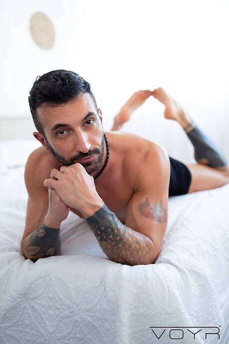 黑人肌肉男Rhyheim Shabazz和義大利超級帥哥Johnny Viper秀出肌肉身材