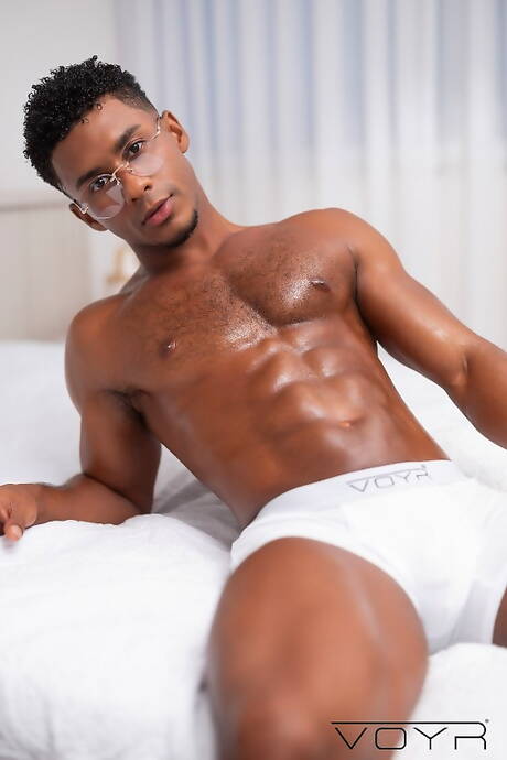 Heißer Kumpel Filipe Prado und heißer Junge Personal Carioca in einer Schwanzlutschszene