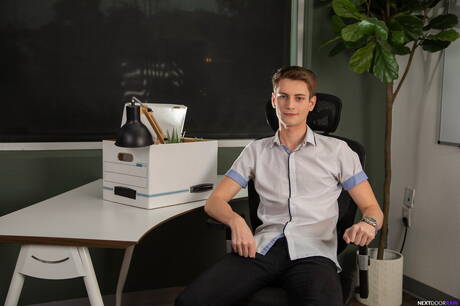 Mili amerykańscy faceci, piękny chłopak Trevor Harris i byk Tony Geniusz ruchają się po międzyrasowym ssaniu kutasa