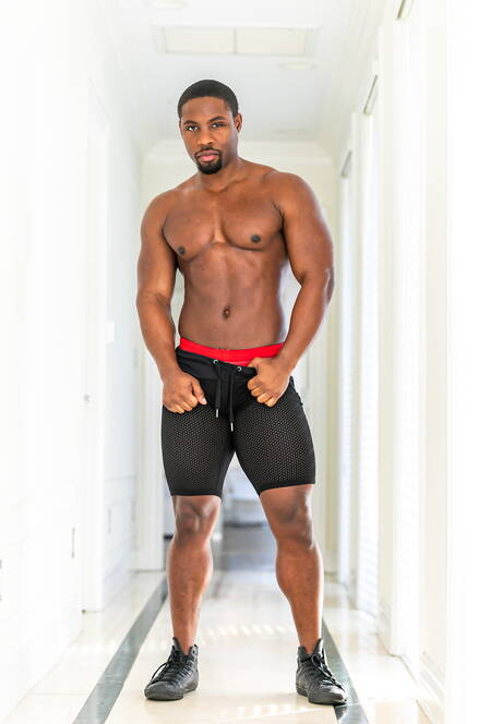 Knappe Amerikaanse jongens, knappe kerel Dante Colle en gespierde kerel Deangelo Jackson in zwart-wit seks