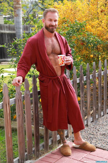 Hete Blain Oconnor, Bruce Jones en Colt Spence in een trio-neukscène in de keuken