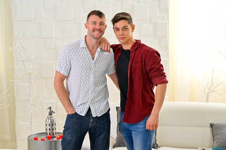 O super garanhão Benvi e o musculoso Justin Dajock transaram