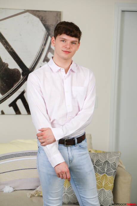 2人のアメリカ人の若い男、ジェイコブ・アコスタとイーサン・テイトがハードなアナルセックスをする