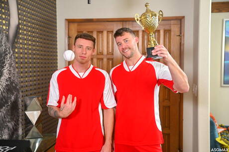 Der muskulöse Justin Matthews und der muskulöse Justin Dajock lieben sich