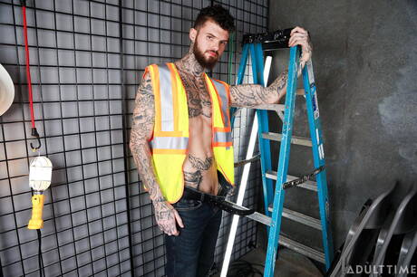 Adult Time: Blain Oconnor, Jonathan Tylor and Hatler Gurius have a hot threesome sex