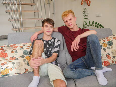 Pretty boy Jean Gilliam and twink Paul Young have a good sex