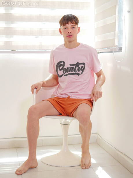 American young dude Jacob Buccella posing nude and showing hot ass