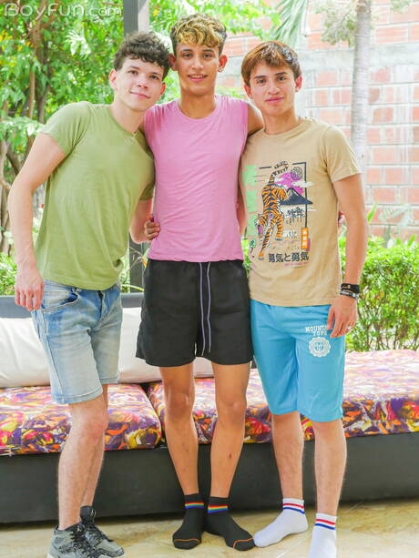 Hot buddies Justin Host, Melo Prince and Ricky Montes in hard threesome sex outside