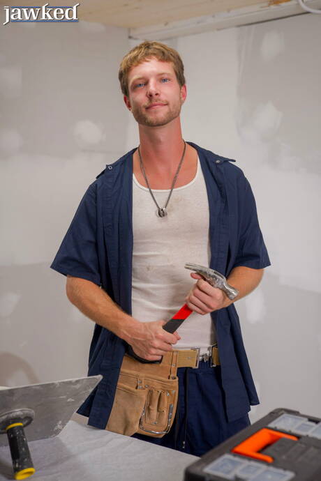 力持ちのベンジャミン・ブルーと筋肉質のザック・ラマトラックが尻を掘る