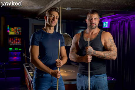 Husky guy Liam Alyesto and well-built Ryan Bones drilling an ass