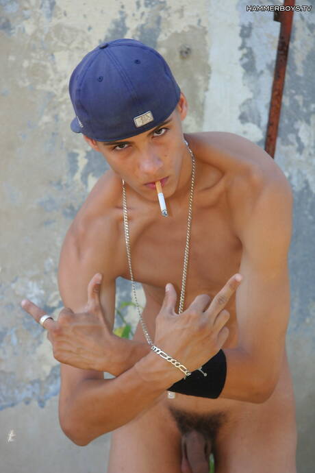 Hammer Boys: Russian stud Andrei Karenin fuck after dick sucking outdoor