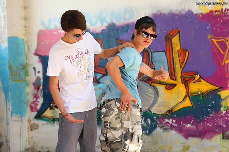 Der schöne Patrik Sweet und der junge Todd Rex bei einem heißen Arschfick