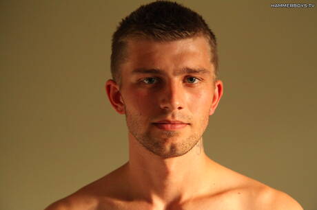 帥哥Rowen Hora自慰