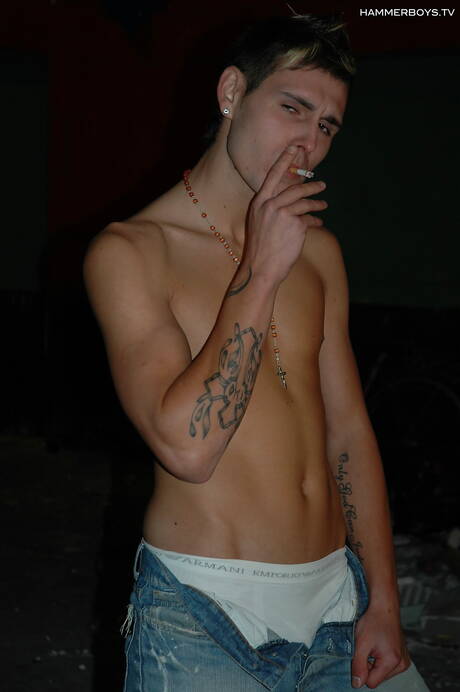 Russian muscular Andrei Karenin in blowjob scene