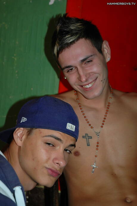 Russian muscular Andrei Karenin in blowjob scene