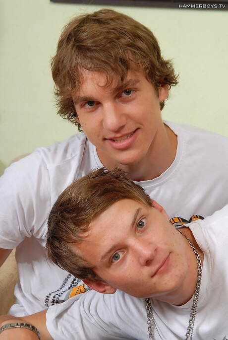 小男孩 Jack Bitter 和帥哥 Johan Koco 鑽屁股